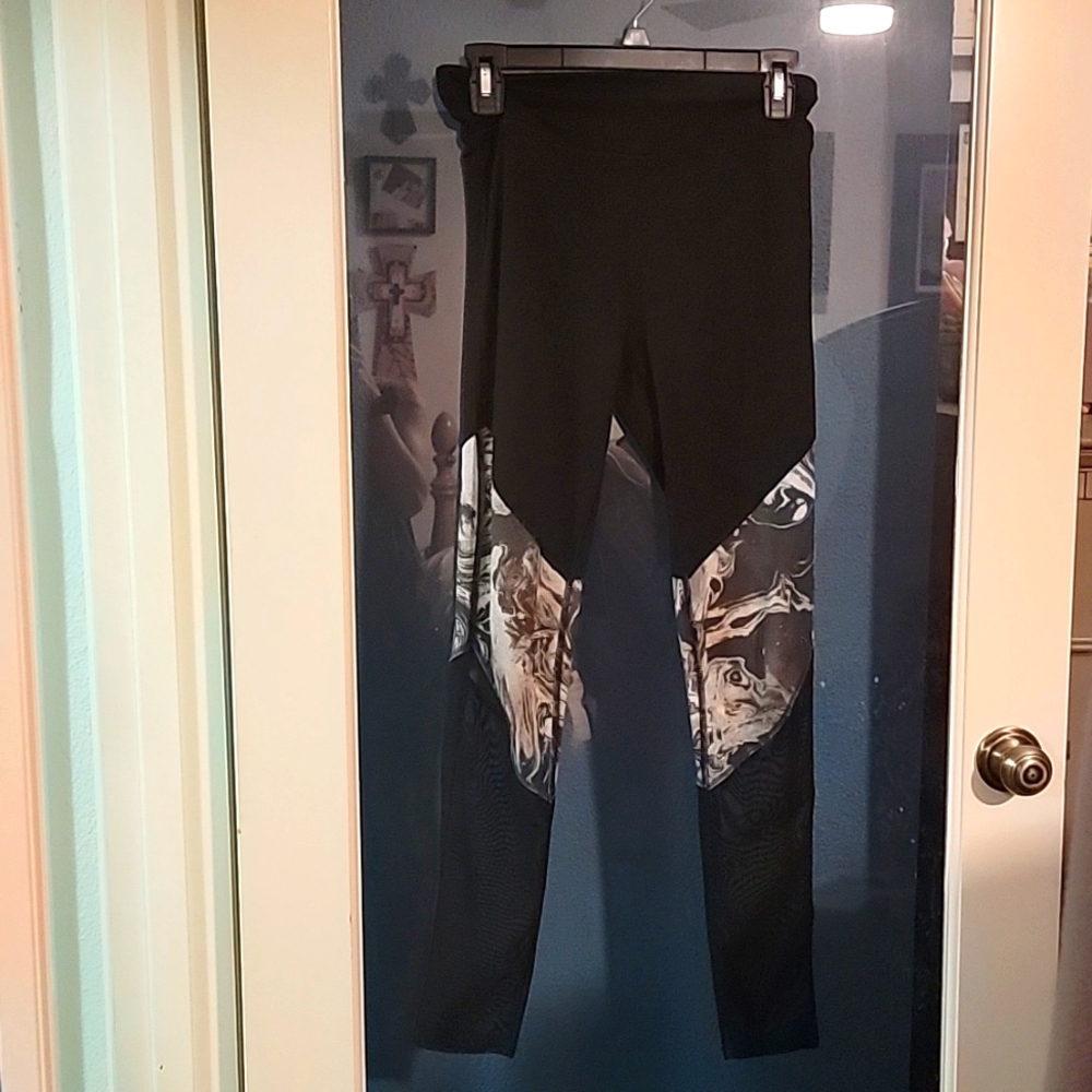 Small Black Yoga High Rise leggings